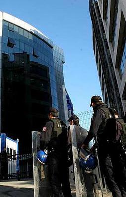 FETÖ'nün 12 şirketine operasyon