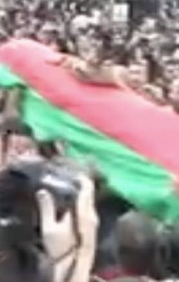 Ayetli örtüyü atıp, PKK paçavrasına sardılar!