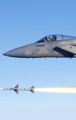 İsrail Savunma Bakanı: Rus jeti hava sahamızı ihlal etti