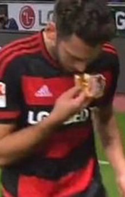 Hakan Çalhanoğlu'ndan övgü alan hareket