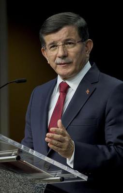 Davutoğlu'ndan önemli açıklamalar