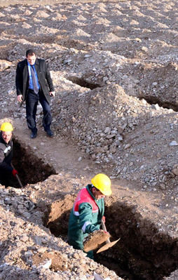 O ilde 1800 mezar kazıldı