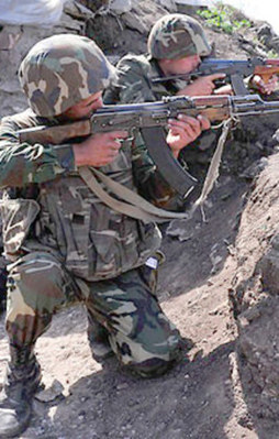 Ermenistan Azeri askerini şehit etti