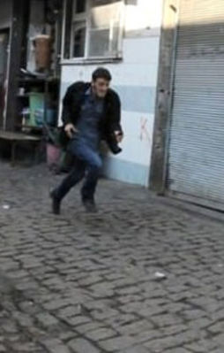 Teröristin silahı bu yüzden fırlatmış