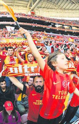 Galatasaray taraftarından lise ayaklanması!