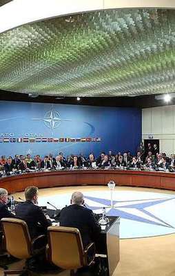 NATO'dan Karadağ'a davet