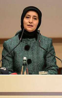 Sare Davutoğlu'ndan Özgecan'ın annesine telefon