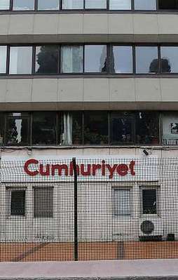 FETÖ desteğini çekti Cumhuriyet krize girdi