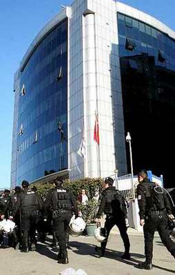 Kaynak Holding'e atanan kayyumların maaşı düşürüldü