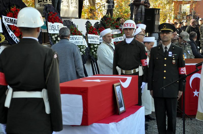 Osmaniyeli şehit astsubay toprağa verildi-2