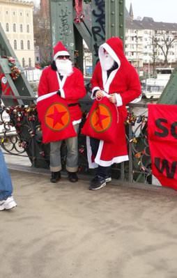 Noel baba kılığında PKK propagandası