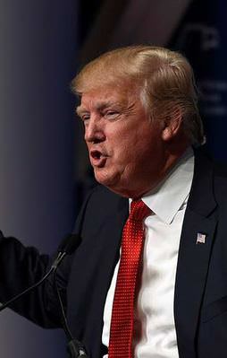 İslam düşmanı Trump yine zırvaladı!