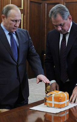Putin düşürülen uçağın kara kutusunu inceledi