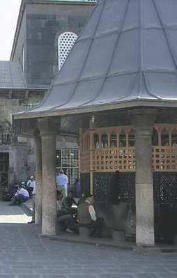 Ulu Camii'de ilk kez ezanlar sustu