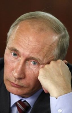 Putin'e iki darbe birden