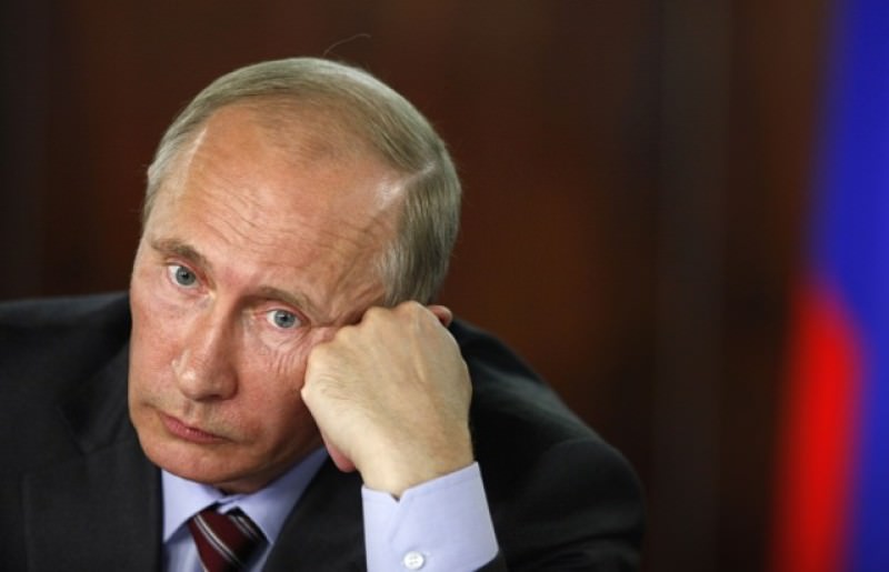 Putin'e iki darbe birden