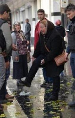 'Burası Kürdistan' diyen kadına polisten cevap