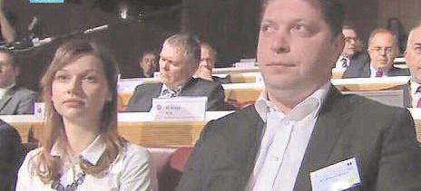 Şimdi de yüzleri düştü-1