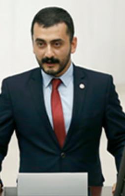 İhanette birbirleriyle yarışıyorlar