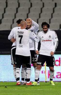 Beşiktaş 3 puanı 3 golle aldı