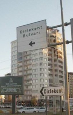 "Biz ölüyoruz siz eğleniyorsunuz"