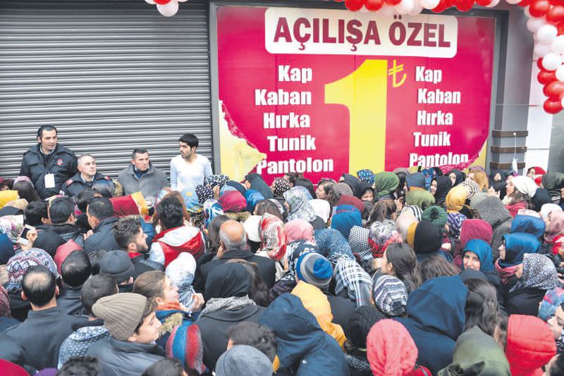 1 liralık izdiham
