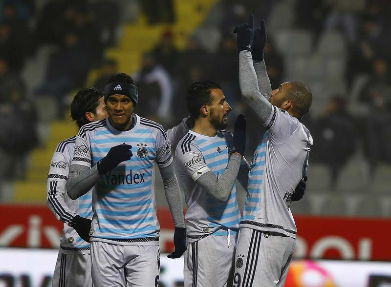 Fener tek golle zirvede