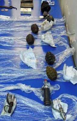 Üniversiteli terörist el bombalarıyla yakalandı