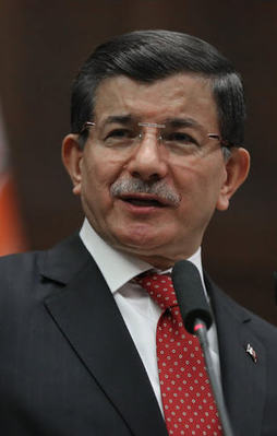 Başbakan Davutoğlu'ndan önemli açıklamalar