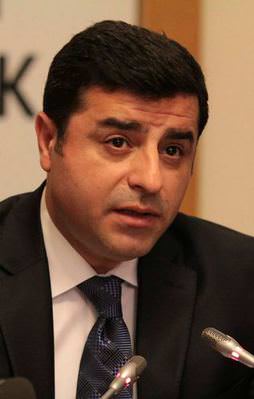 HDP/DBP eş genel başkanlarına soruşturma