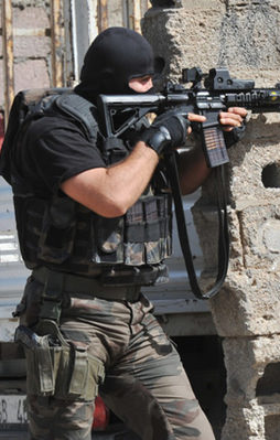 Teröristler bombaları futbol topu ile atıyor