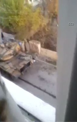 Asker yaralı polise canını siper etti