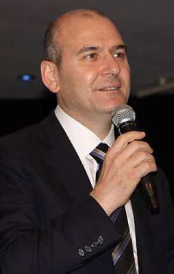 "Korkaklara ve hainlere yer yok"