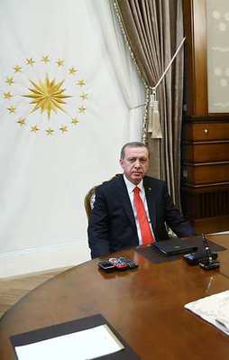 Cumhurbaşkanı Erdoğan, Davutoğlu ile görüştü