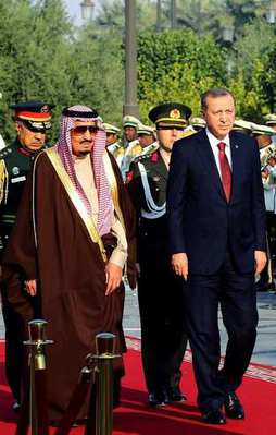 Cumhurbaşkanı Erdoğan'a kral karşılama