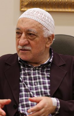 Gülen hakkında yakalama kararı