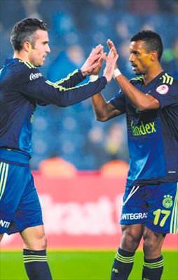 Gollerin 3'te 2'si 3 silahşorden!