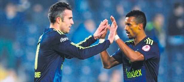 Gollerin 3'te 2'si 3 silahşorden!