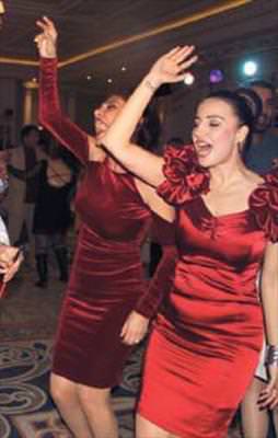 Vur patlasın çal oynasın