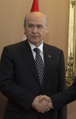 Davutoğlu ile Bahçeli'nin görüşmesi başladı