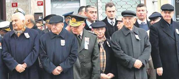 Sırlarıyla uğurlandı