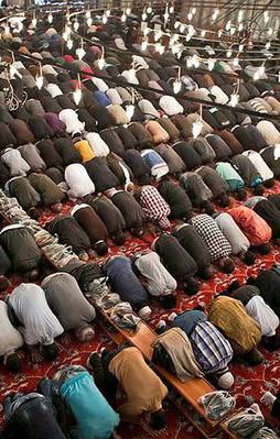 Cuma günü için yeni mesai saatleri belli oldu