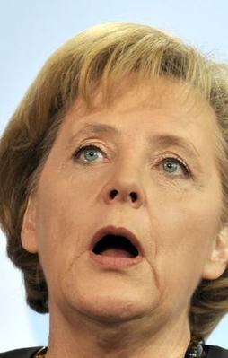 Merkel'in ofisinde bomba paniği!