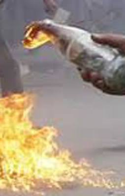 PKK'lı teröristler yine okul yaktı