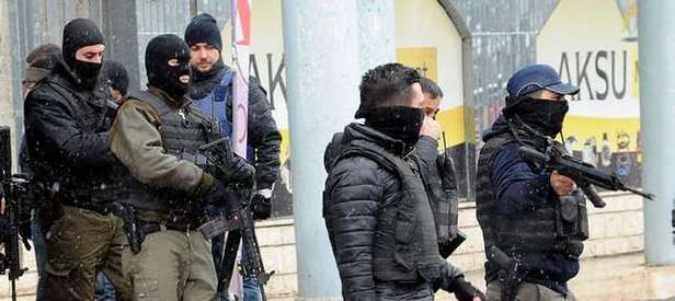 Kapana kısılan teröristler askere yalvardı