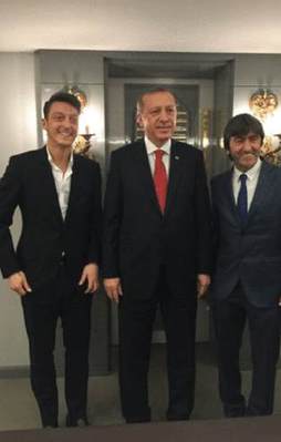 Özil'den Cumhurbaşkanı Erdoğan'a ziyaret