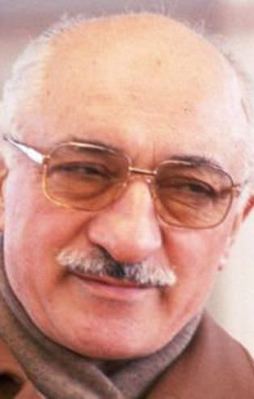 Gülen 'haydut' dediği kayyumdan telif istedi
