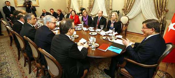 Davutoğlu, ABD Senato heyetini kabul etti