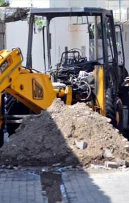 Belediyelerin iş makinelerine el konuldu