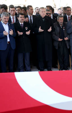 Şehit polisi Cumhurbaşkanı Erdoğan uğurladı